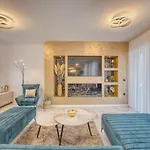 Elena - Crowonder Luxury Rent * Zaton