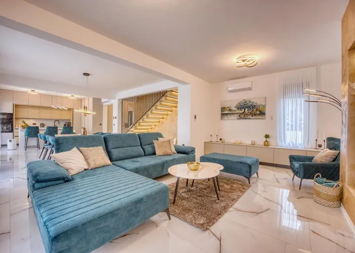 Elena - Crowonder Luxury Rent Zaton (Zadar)