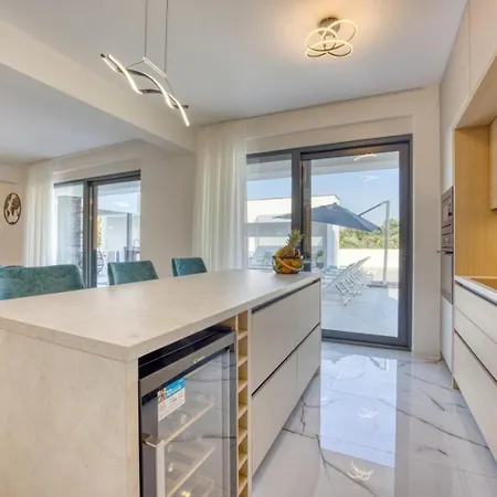 Elena - Crowonder Luxury Rent Βίλα