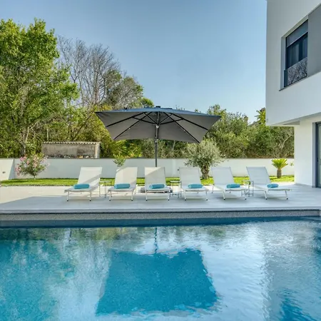 Elena - Crowonder Luxury Rent Βίλα