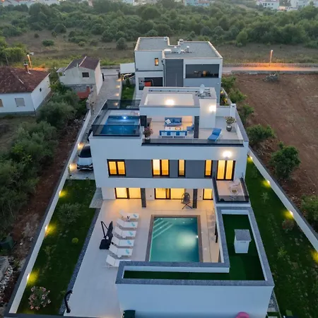 Elena - Crowonder Luxury Rent * Zaton (Zadar)
