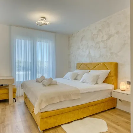 Elena - Crowonder Luxury Rent Βίλα