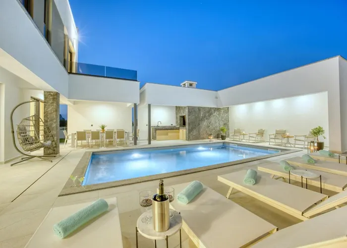 Elena - Crowonder Luxury Rent Villa *