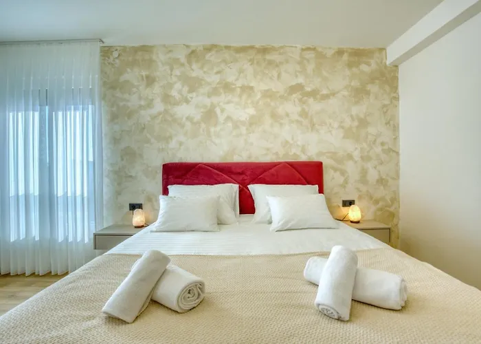 Elena - Crowonder Luxury Rent Villa